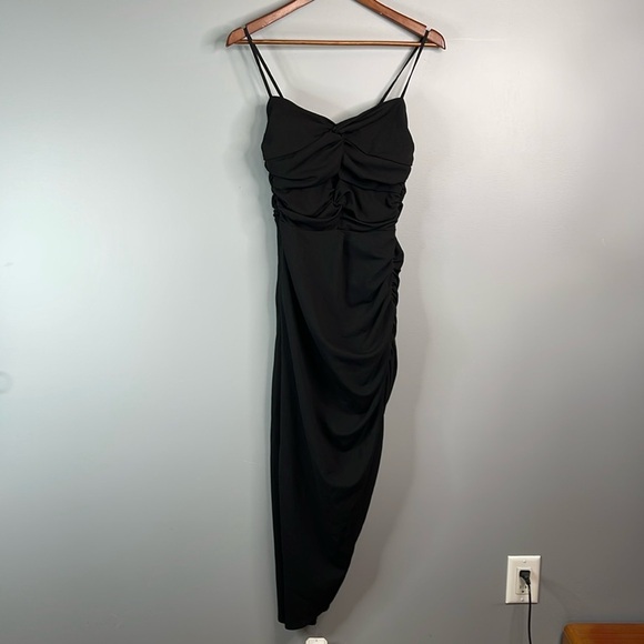 Abercrombie & Fitch NWT Ruched Front Cutout Asymmetrical Midi Dress Black Size M - Picture 15 of 15